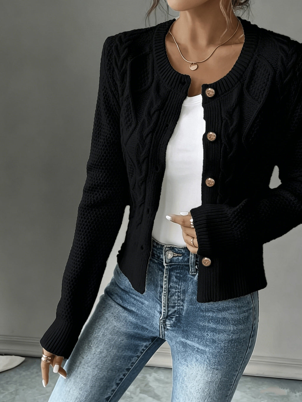 Women’s Cable-Knit Button-Front Cardigan Classic Warmth and Style 3