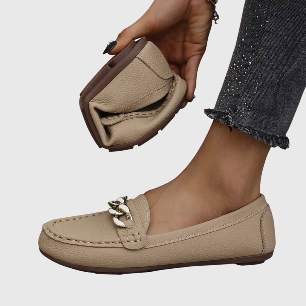 Women’s Chic Loafers with Gold-Chain Detail for Elegant Style 4