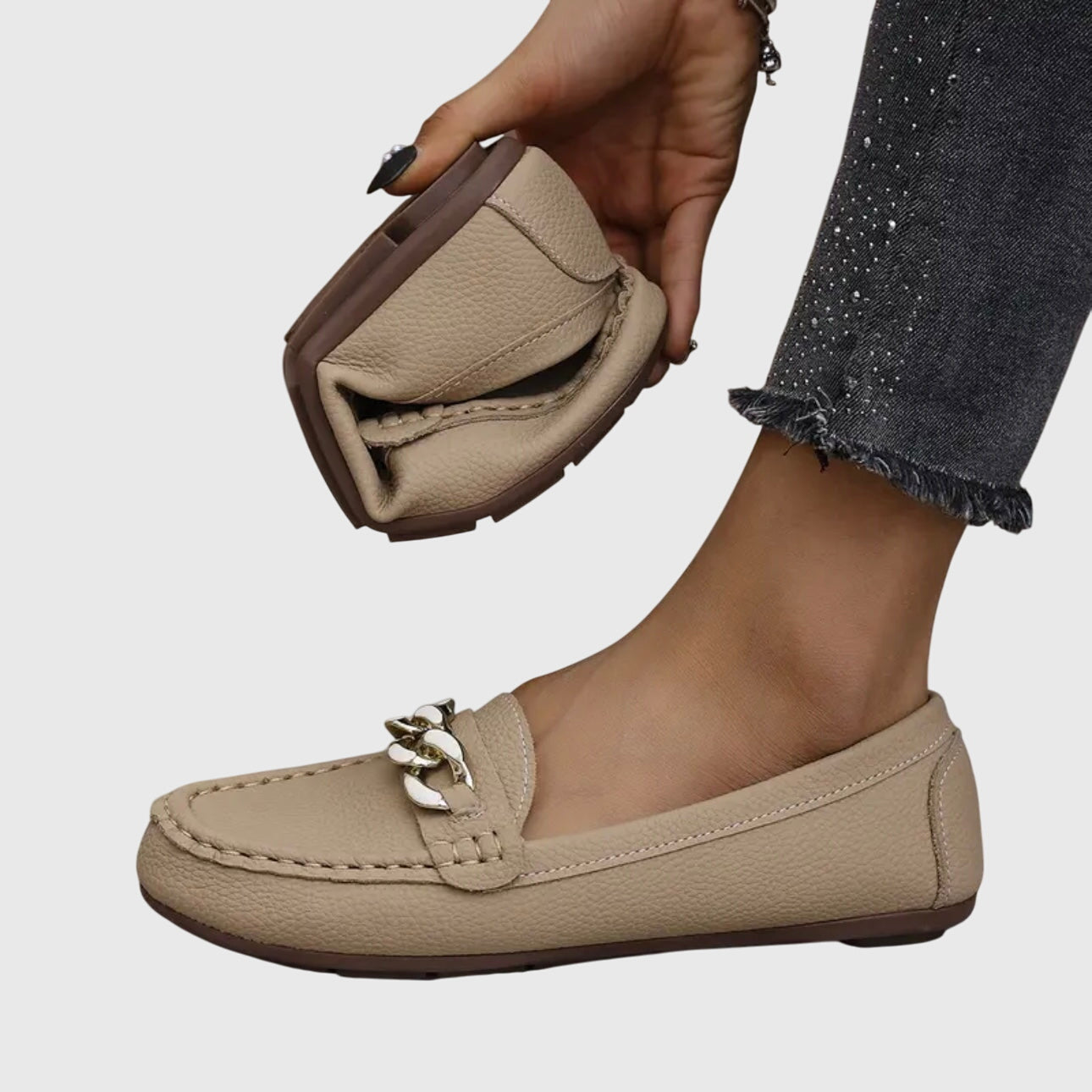 Women’s Chic Loafers with Gold-Chain Detail for Elegant Style 4