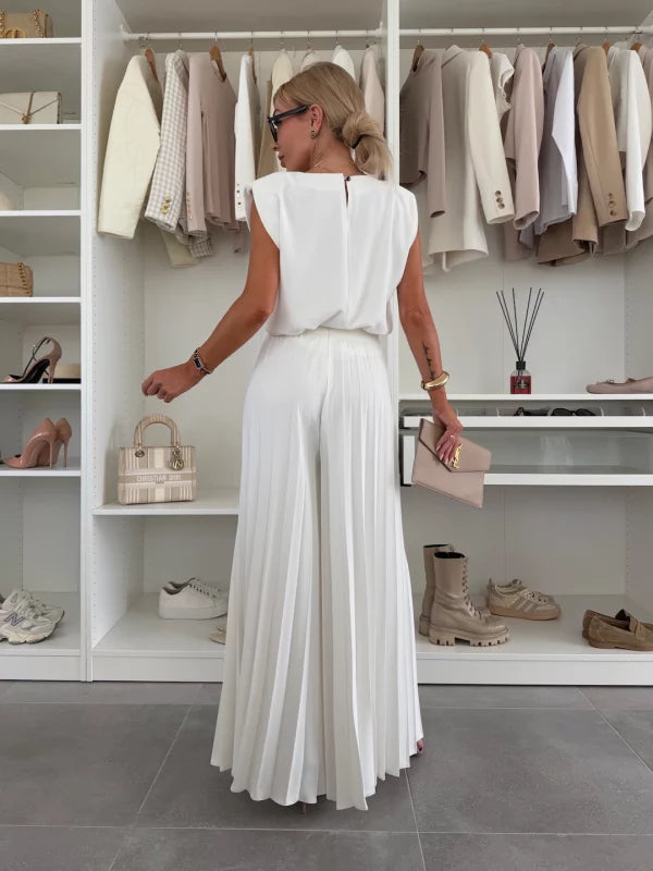 Women’s Chic Set Pleated Trousers and Top for Elegant Style 4