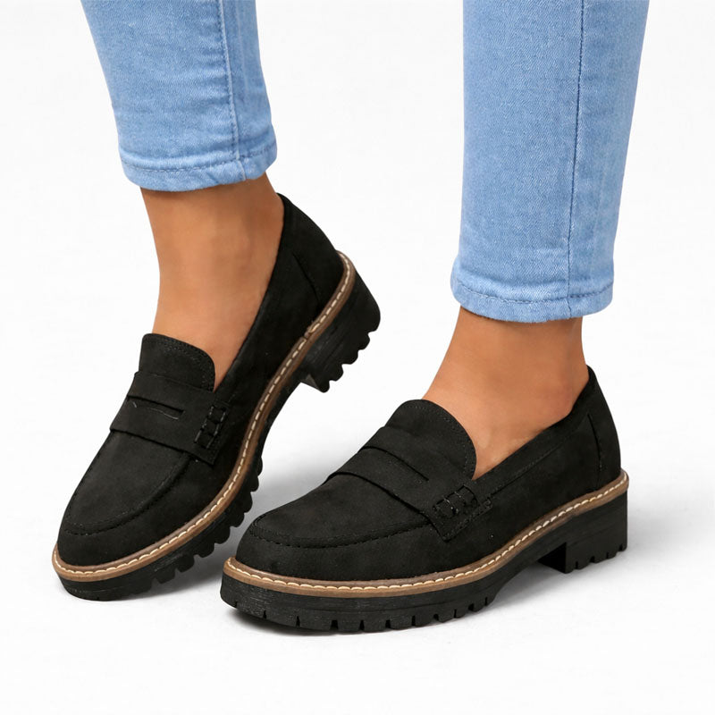 Women’s Chunky Loafers Modern Slip-On Design in Black 0