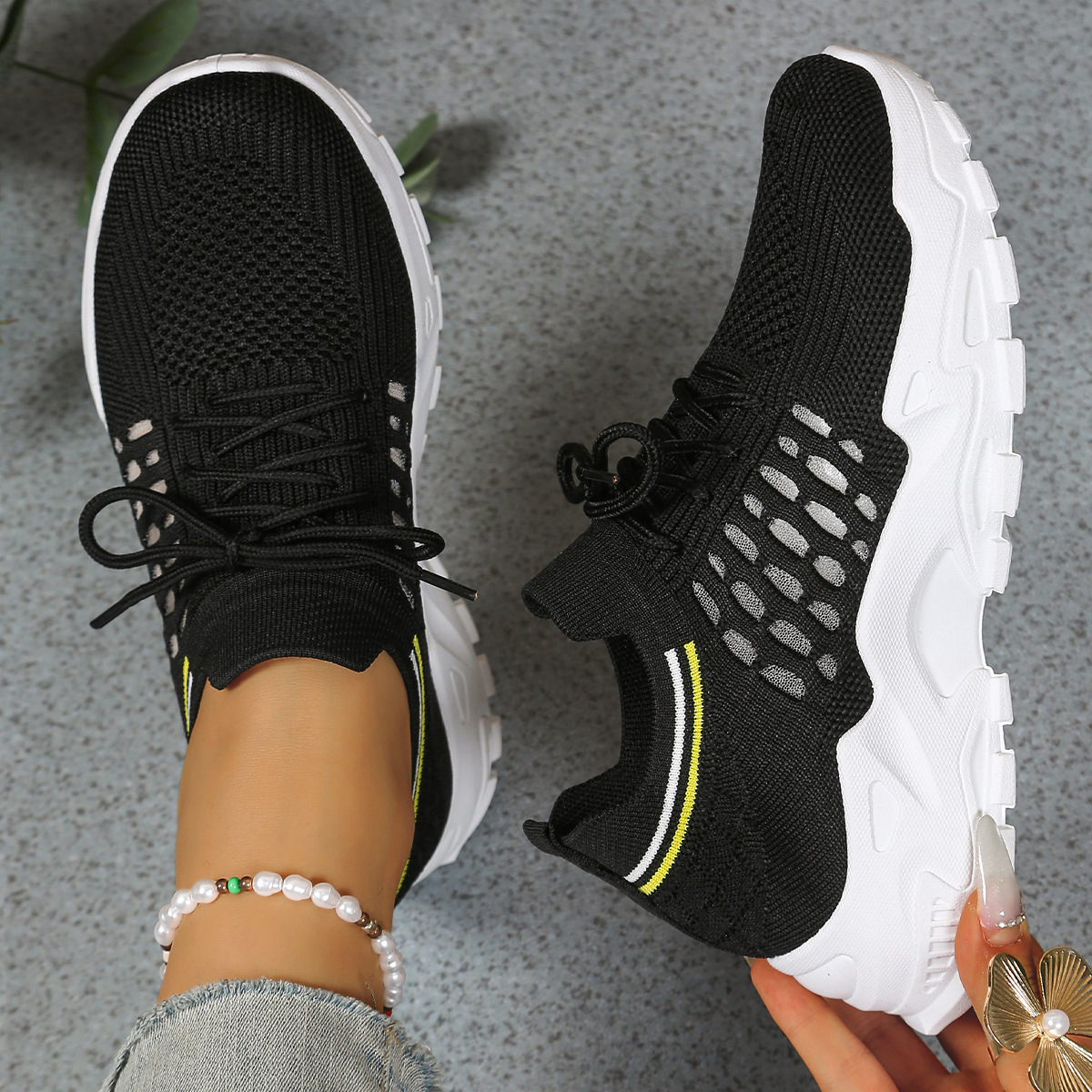 Women’s Comfortable Sneakers Wide Toe Design for Everyday Wear 1