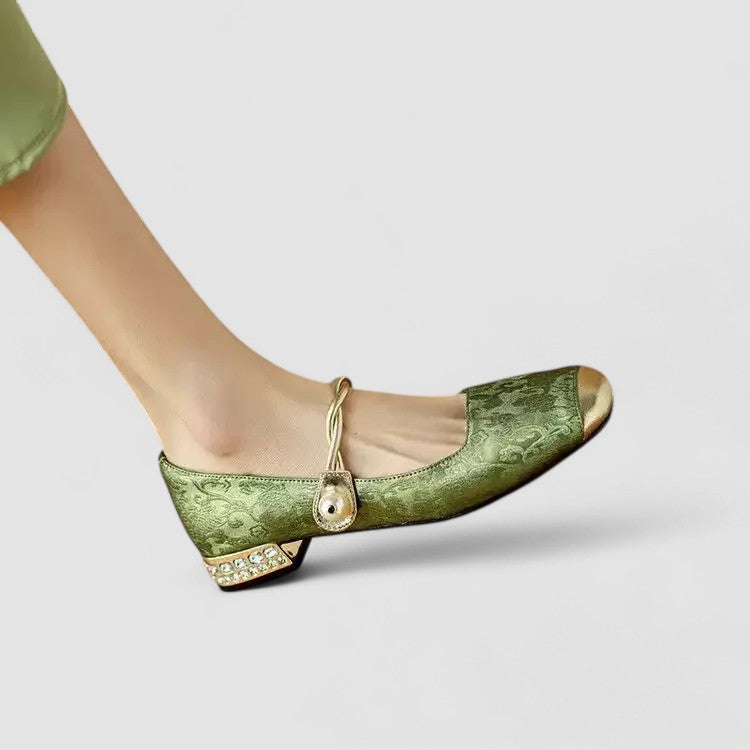 Women’s Elegant Mary Jane Shoes Vintage Style with Low Block Heel 3