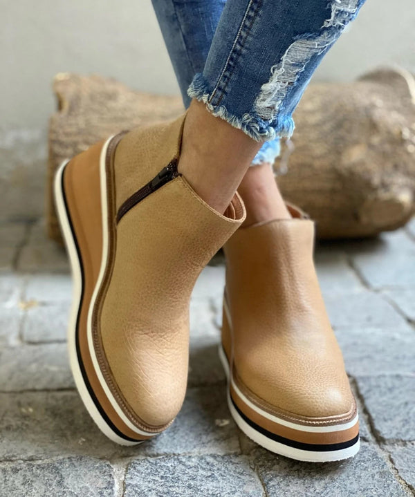 Women’s Elegant Waterproof Boots Stylish Autumn Design 3