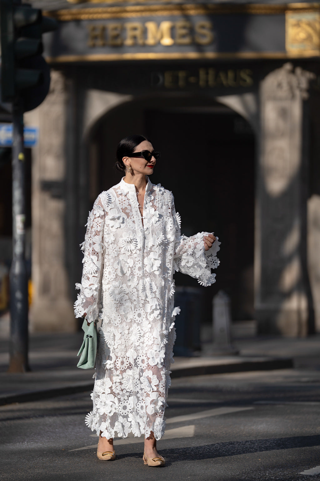 Women’s Elegant White Lace Dress Timeless Formal Style 3