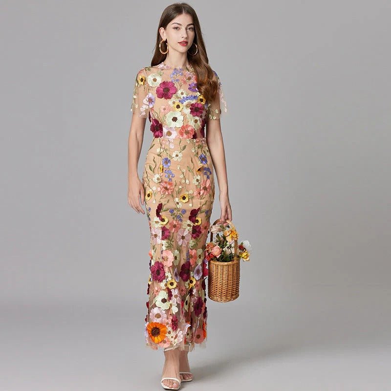 Women’s Floral Applique Maxi Dress Elegant Sleeveless Design 1