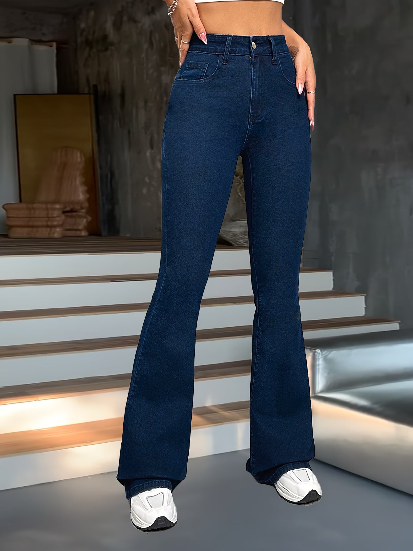 Women’s High-Waisted Flared Trousers Elegant Silhouette 2
