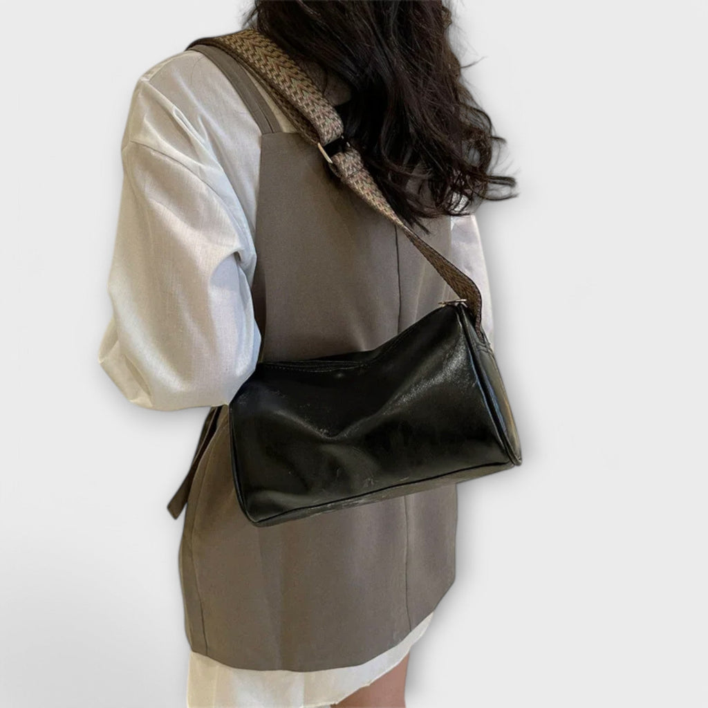 Women’s Leather Crossbody Bag Timeless Black Design 2