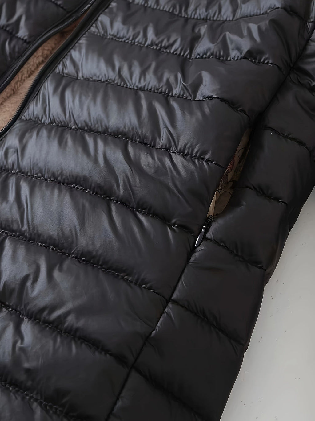 Women’s Long Puffer Coat Elegant Quilted Design for Winter Warmth 3