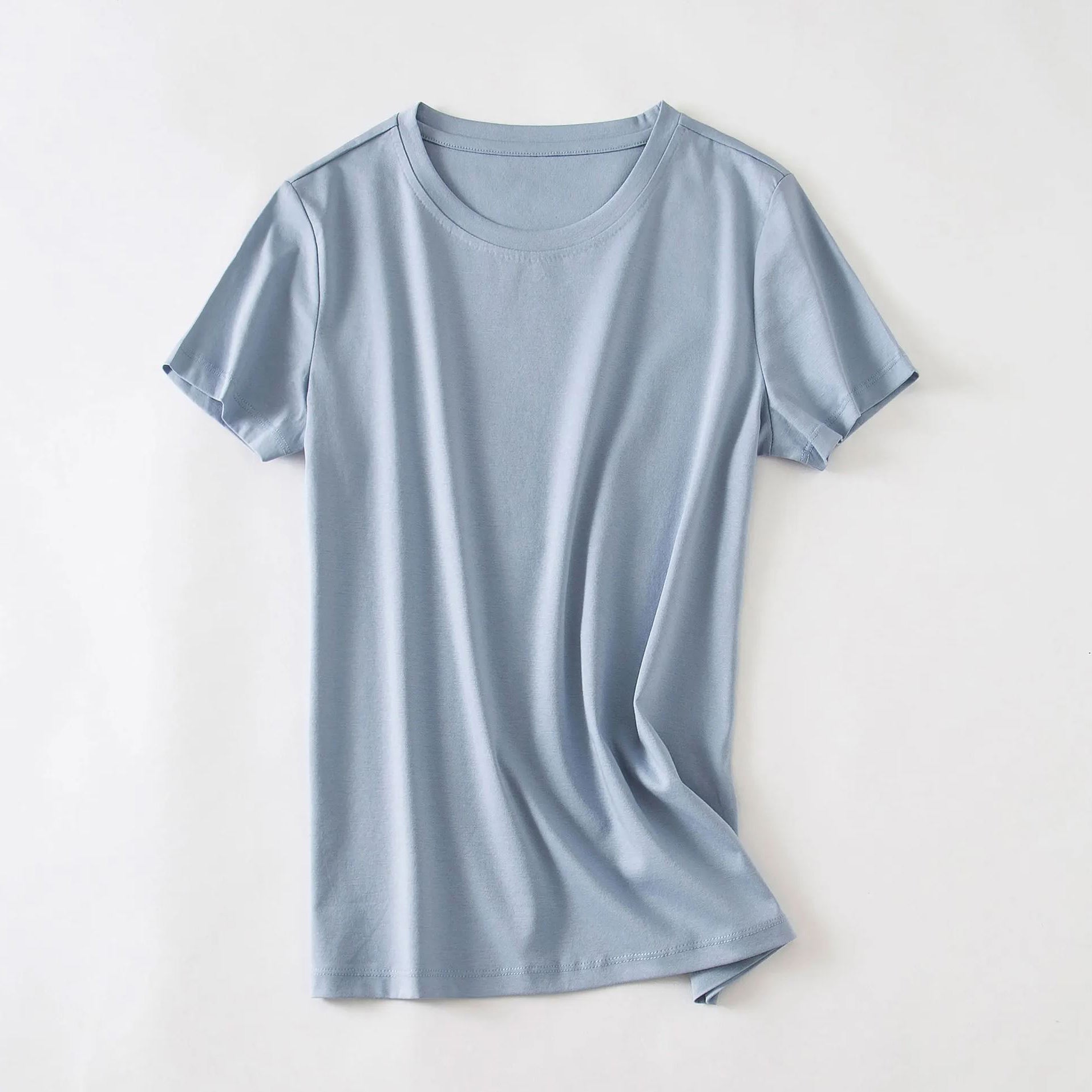 Women’s Minimalist T-shirt Ultra-Smooth Cotton Comfort 1