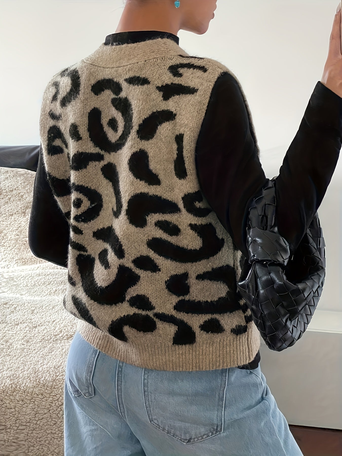 Women’s Patterned Vest Classic Button-Front Design for Effortless Layering 1