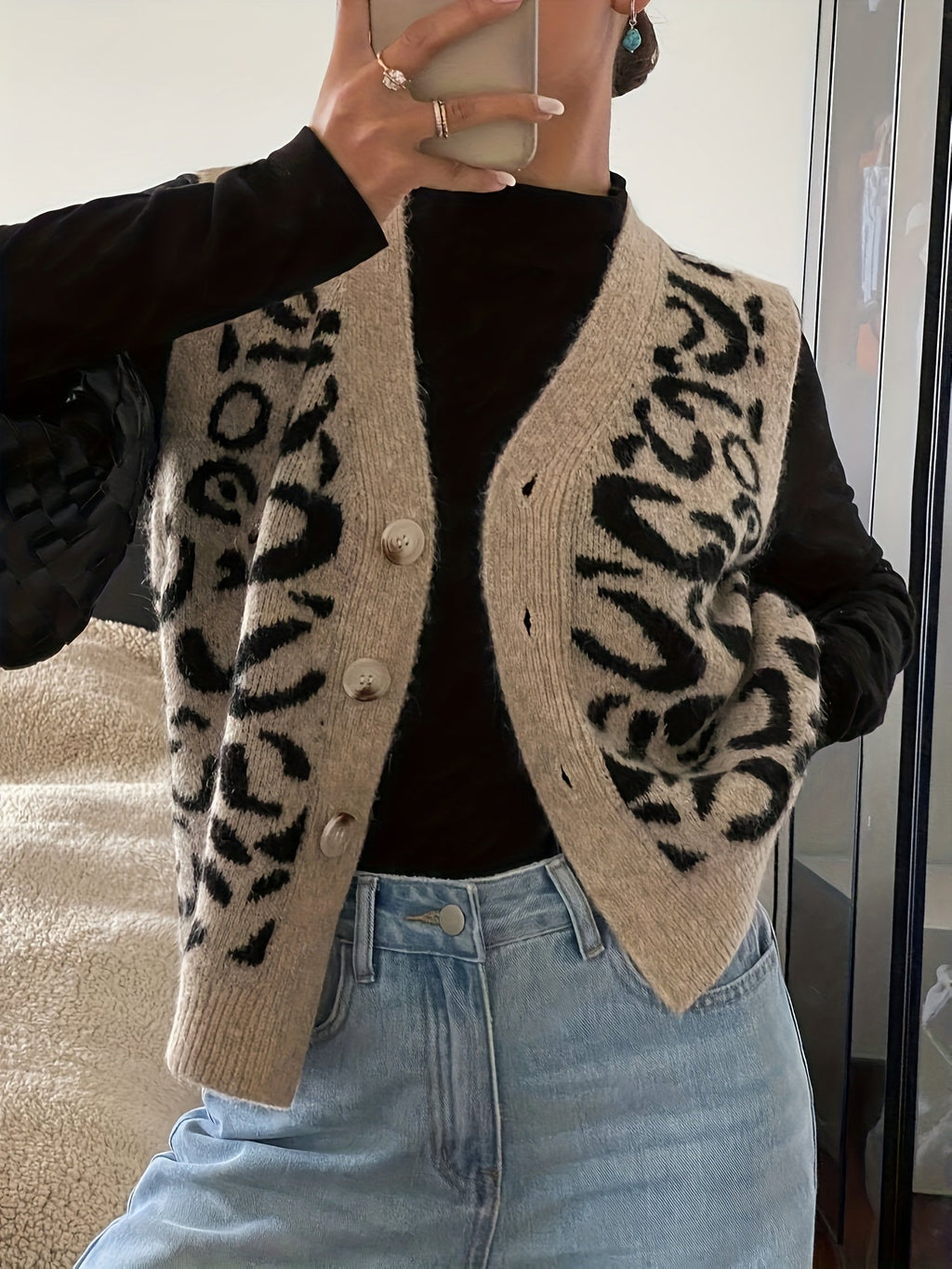 Women’s Patterned Vest Classic Button-Front Design for Effortless Layering 2