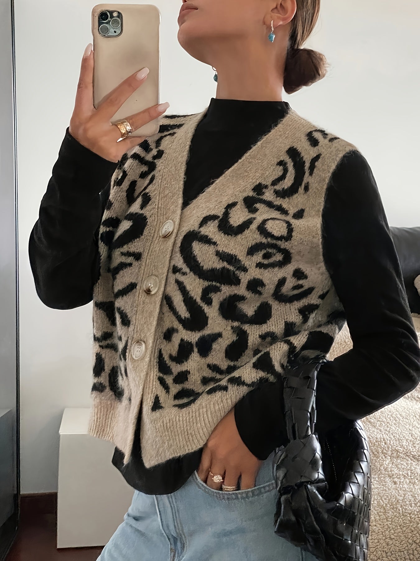 Women’s Patterned Vest Classic Button-Front Design for Effortless Layering 3