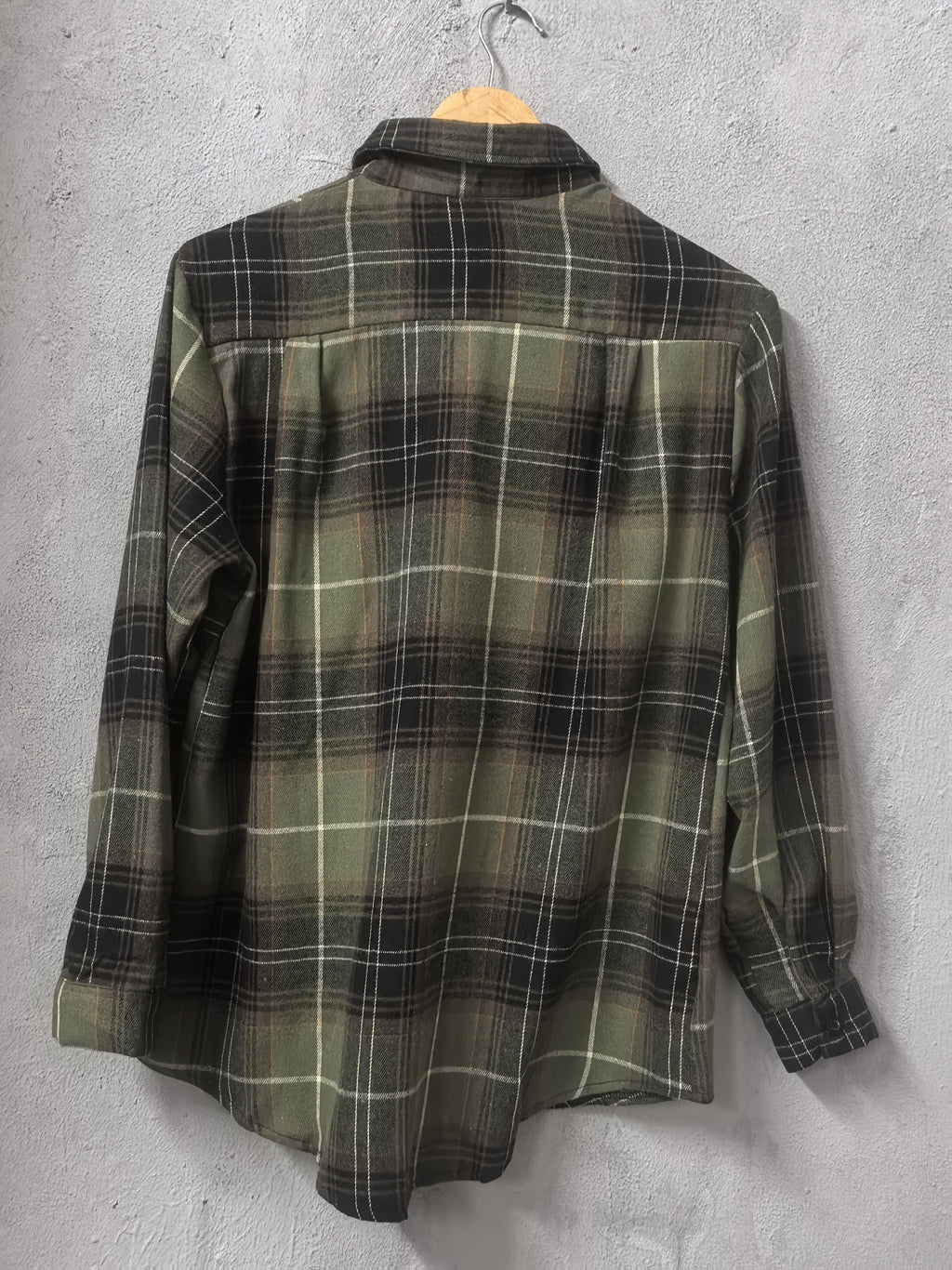 Women’s Relaxed Checked Shirt Classic Everyday Layering Style 2