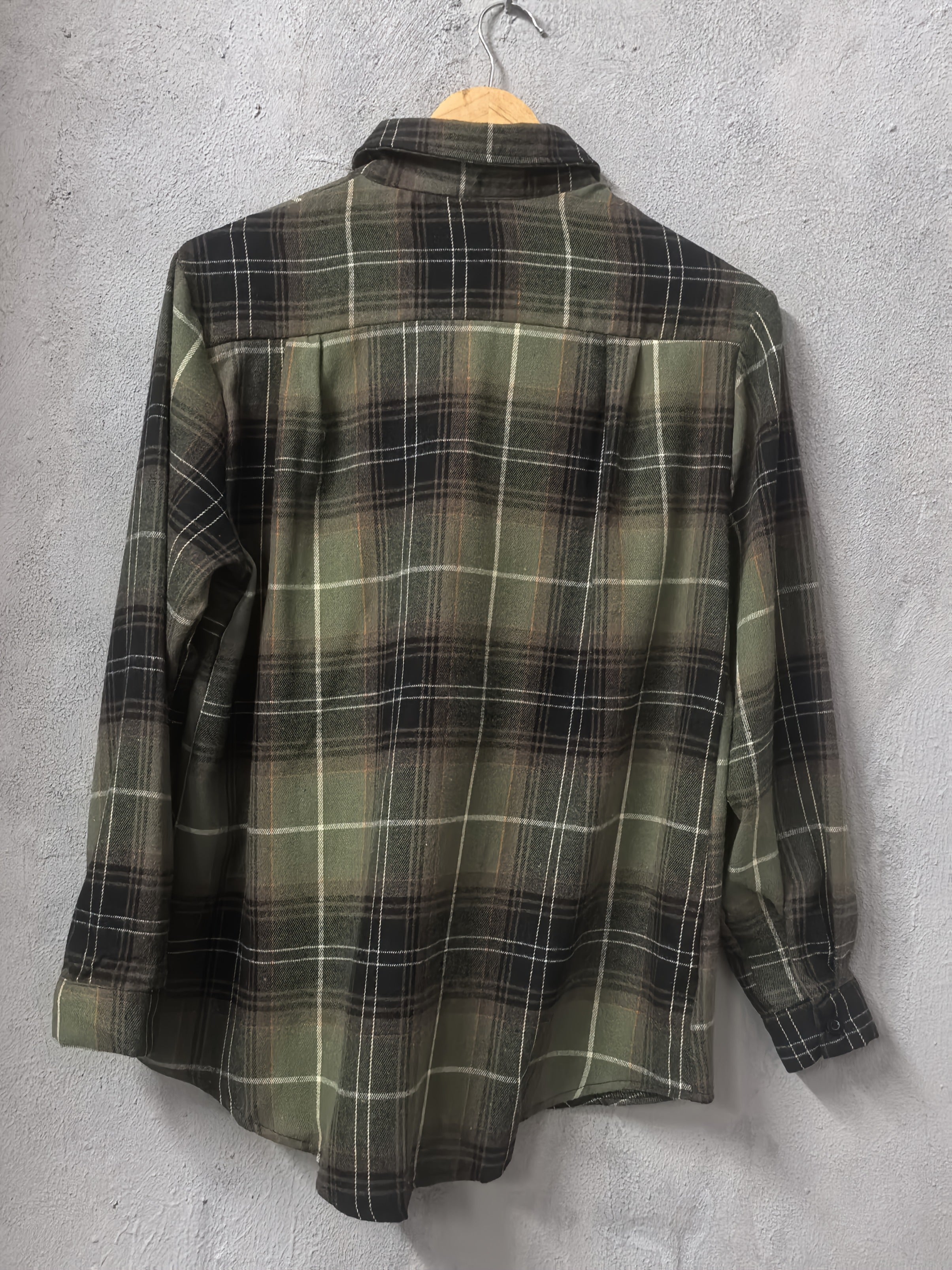 Women’s Relaxed Checked Shirt Classic Everyday Layering Style 2