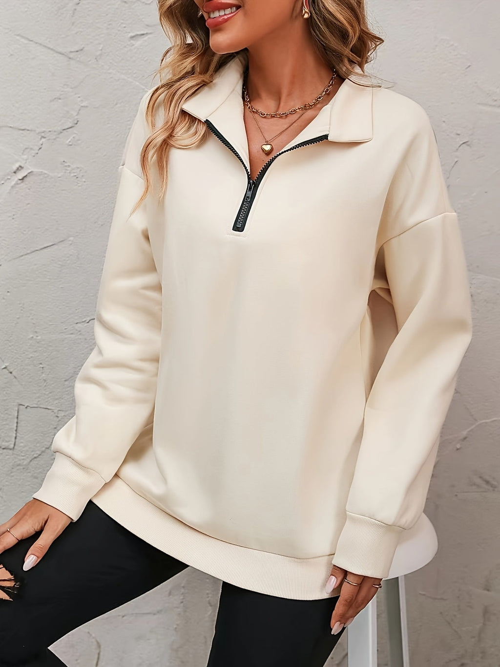 Women’s Relaxed Half-Zip Sweatshirt with Collared Neckline 3