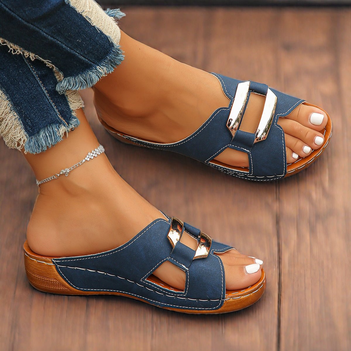 Women’s Slide Sandals Buckle Detail Comfortable Platform Style 1