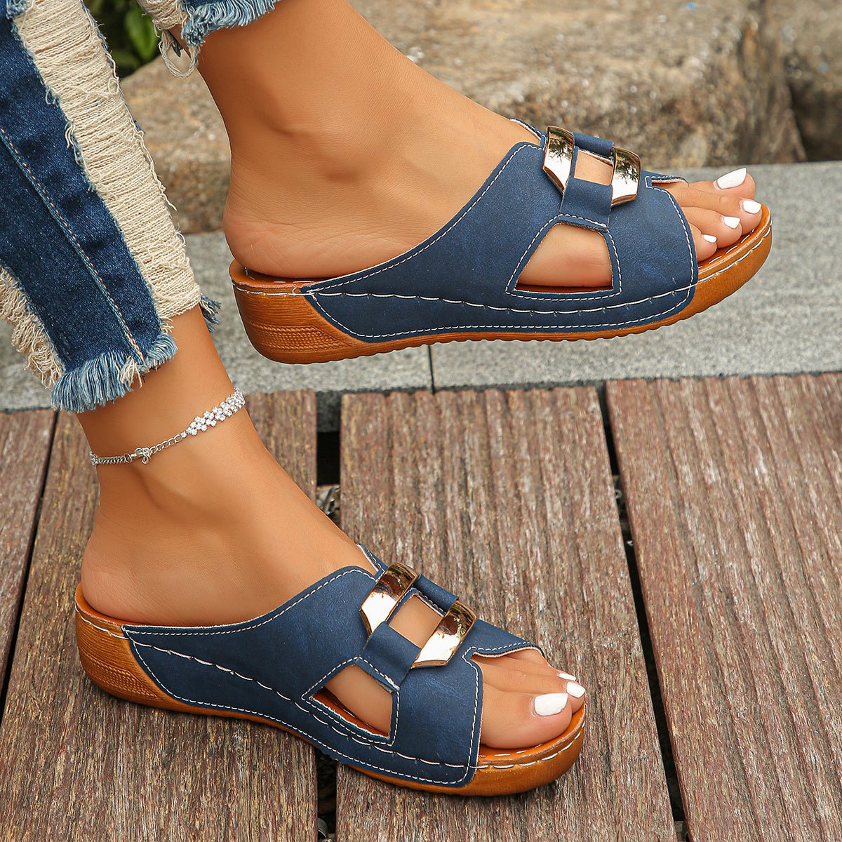 Women’s Slide Sandals Buckle Detail Comfortable Platform Style 5