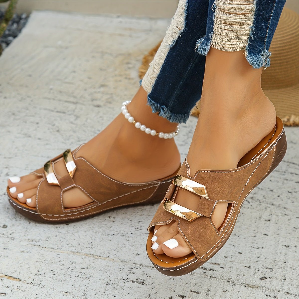 Women’s Slide Sandals Buckle Detail Comfortable Platform Style 8