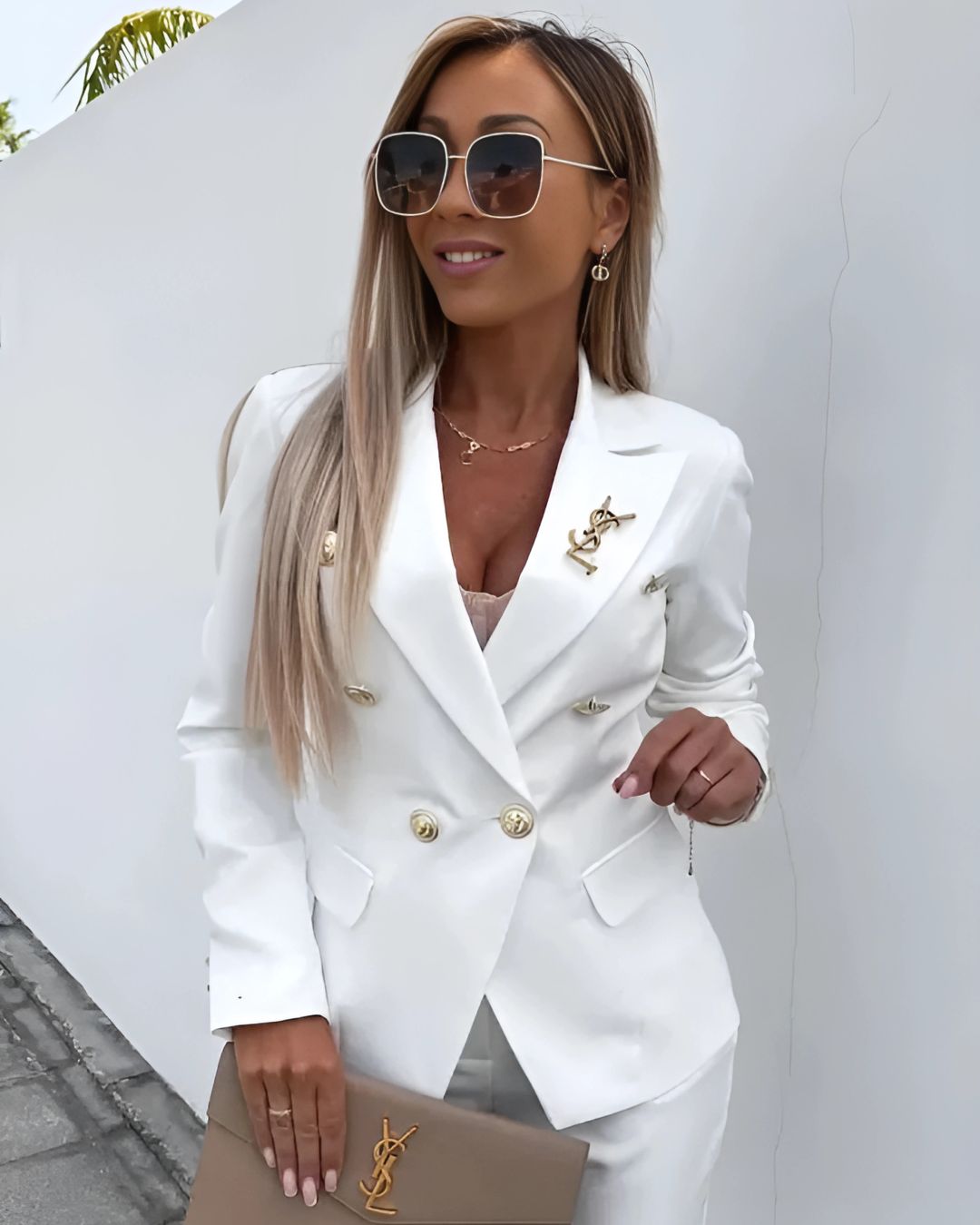 Women’s Tailored Buttoned Suit Elegant Style for Polished Occasions 9